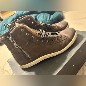 Men’s designer John Varvatos Dark Brown High-Top Sneaker boots